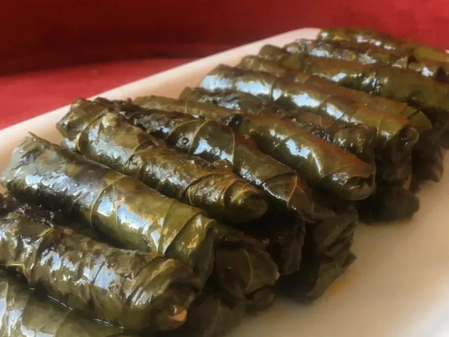 Zeytinyağlı Yaprak Sarması Tarifi