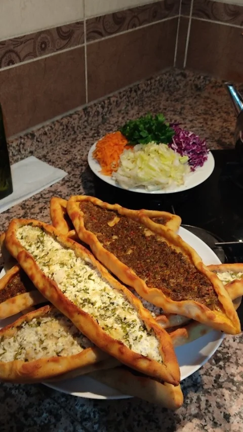 Kıymalı Ve Çökelekli Pide Tarifi