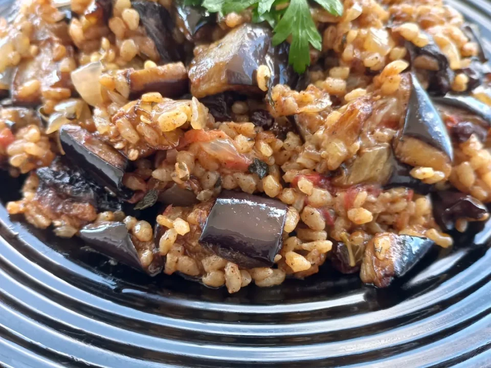 Patlıcanlı İç Pilav Tarifi