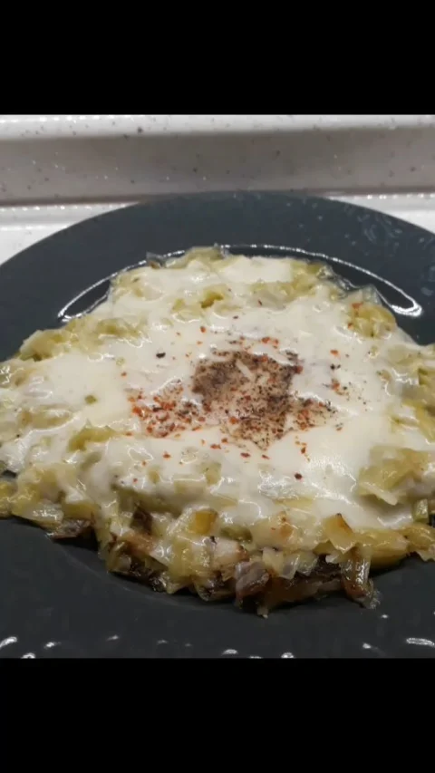 Yumurtalı Pırasa Kavurması Tarifi