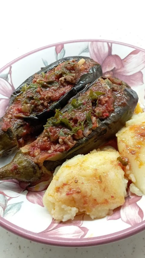 Karnıyarık Yemeği Tarifi