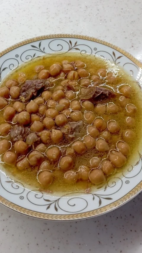 Salçasız Etli Nohut Yemeği Tarifi