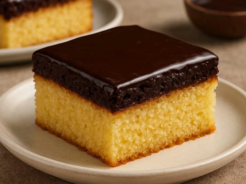 Brownie Kaplamalı İrmikli Şerbetli Kek Tarifi