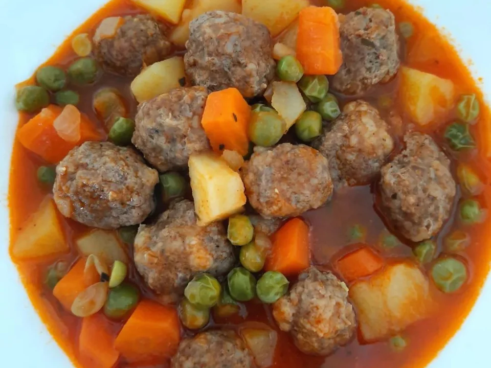 Köfteli Bezelye Yemeği Tarifi