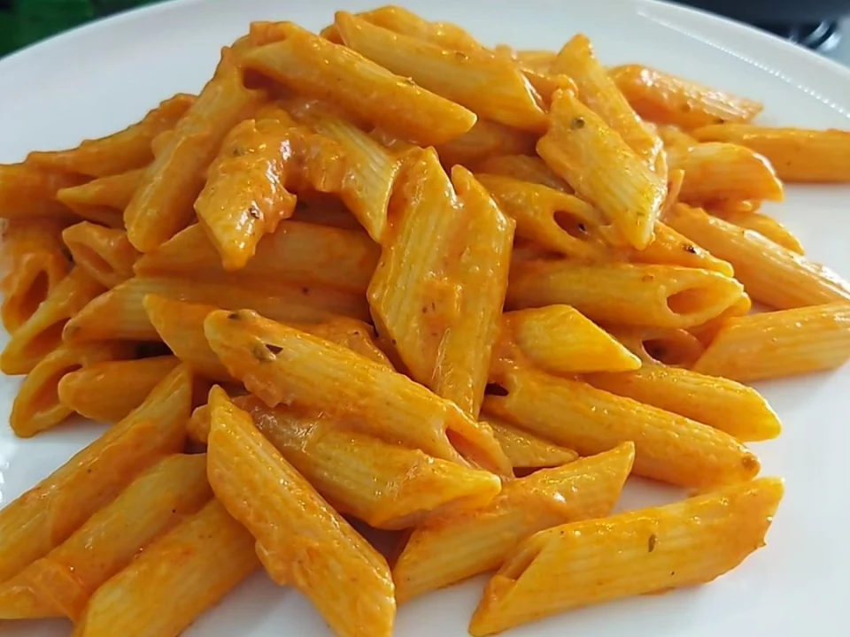 Soslu Kremalı Makarna Tarifi