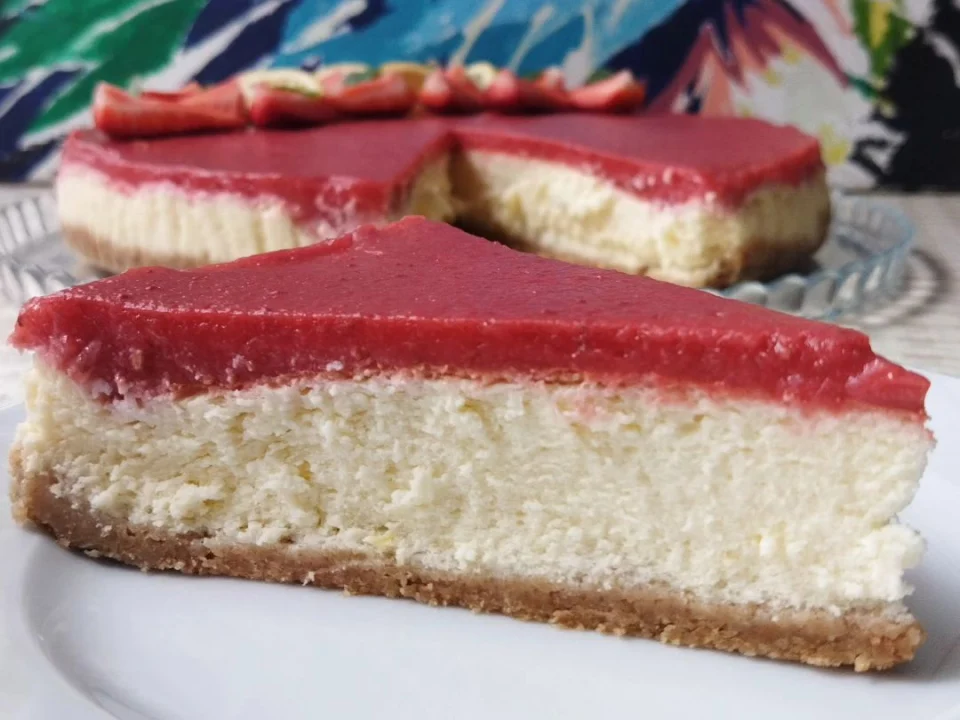 Çilekli Cheesecake Tarifi